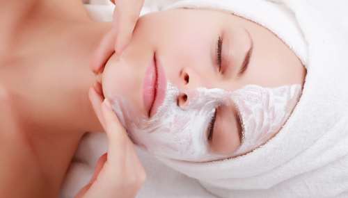 Реанимация кожи лица: подтягивающие и увлажняющие маски