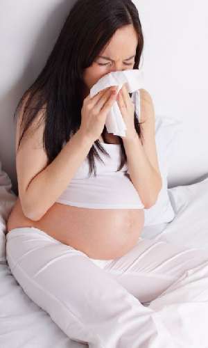 Насморк — опасное и неприятное состояние при беременности